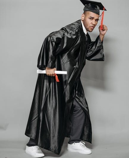 Купить диплом в Москве с занесением в реестр быстро